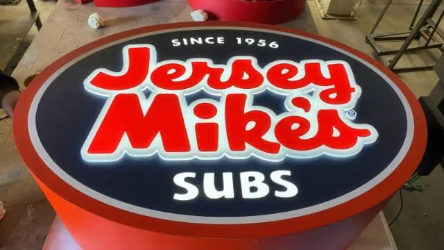 Caja de luz, Jersey Mike’s